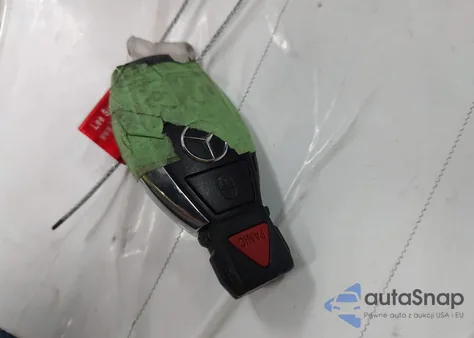 2009 Mercedes-Benz C 300 Sport z USA, uszkodzony, nr VIN WDDGF54X19R069697